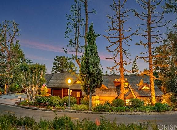 2nd image of 1214 Glen Oaks Blvd