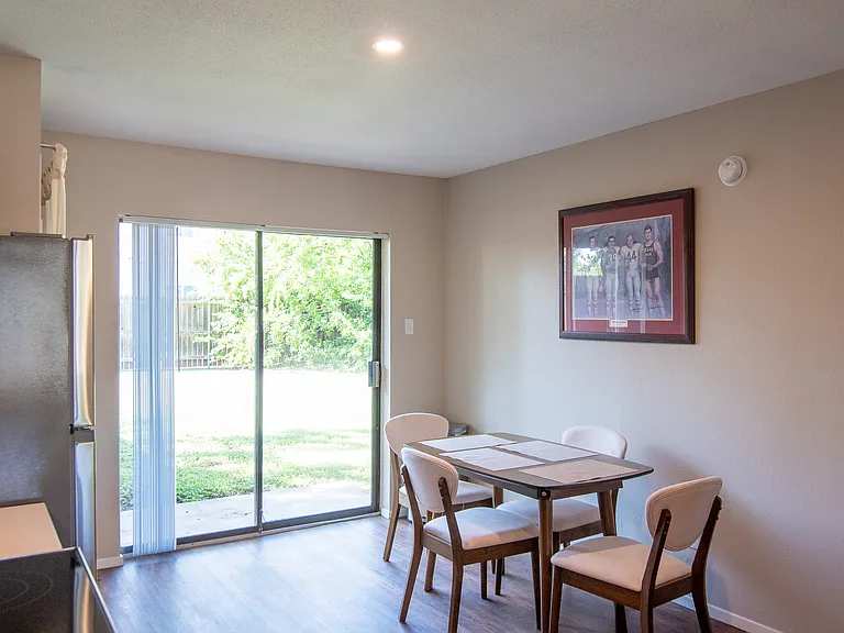311 Manuel Dr #B — Photo 13