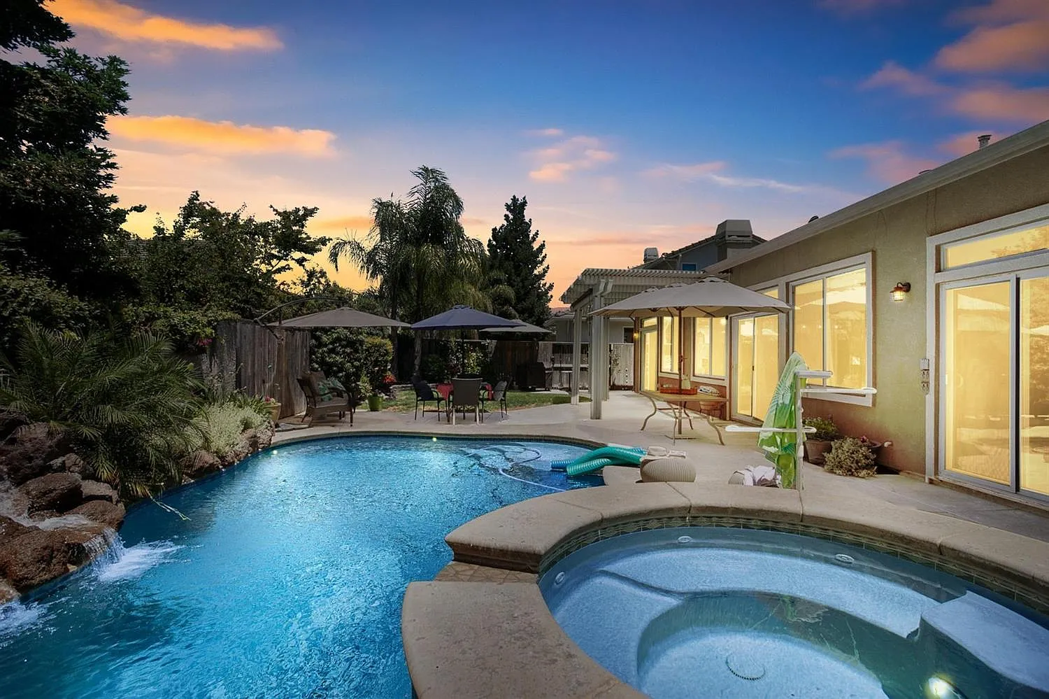 3225 Sundance Lake Dr photo 1