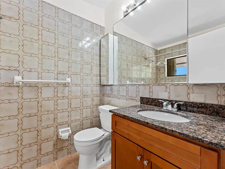 2525 NE 135th St #2525 — Photo 32