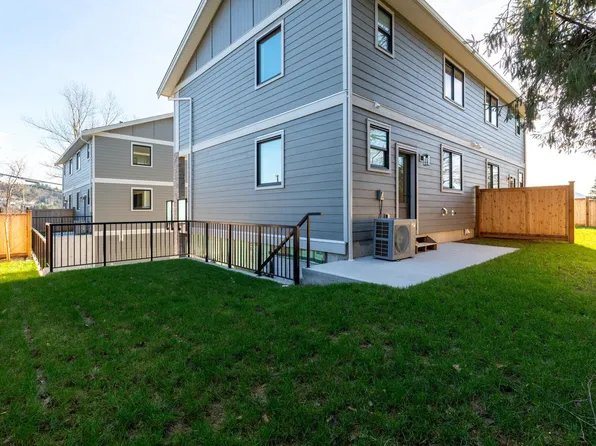 2477 Beck Rd, Abbotsford, BC V2S 4S3