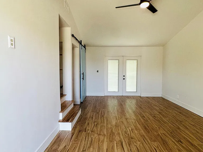 214 SW 4th St — Photo 19