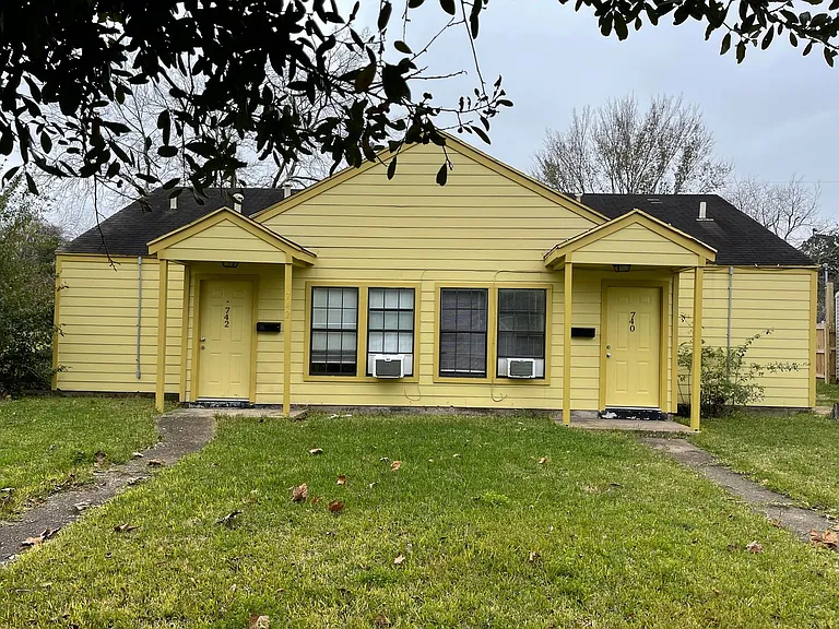 740 E Irby St — Photo 1