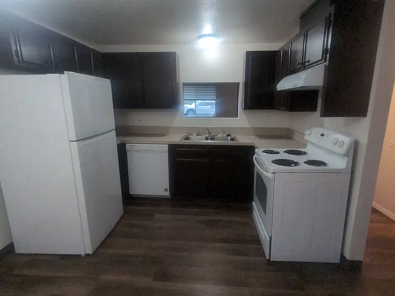 1221 SE Godsey Rd — Photo 5