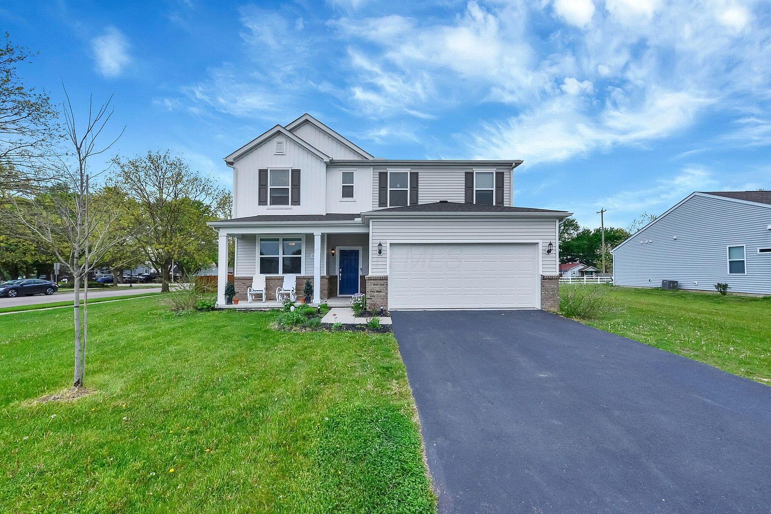 Listing photo 3 for 1138 Lake Forest Dr