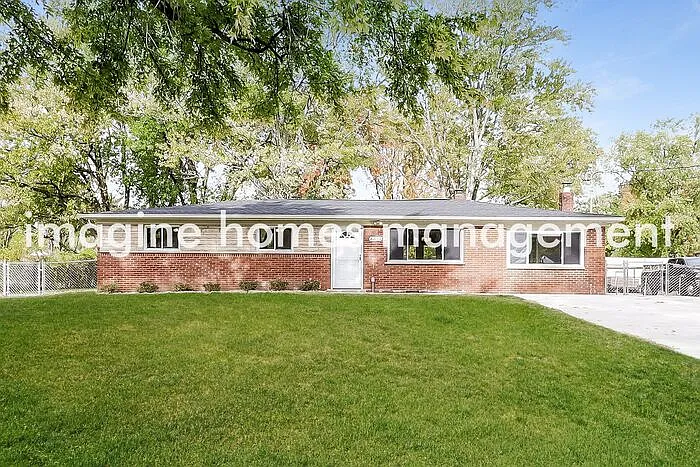 3 bed, 2.5 bath, 1325 sqft, $2,185 — Photo 1