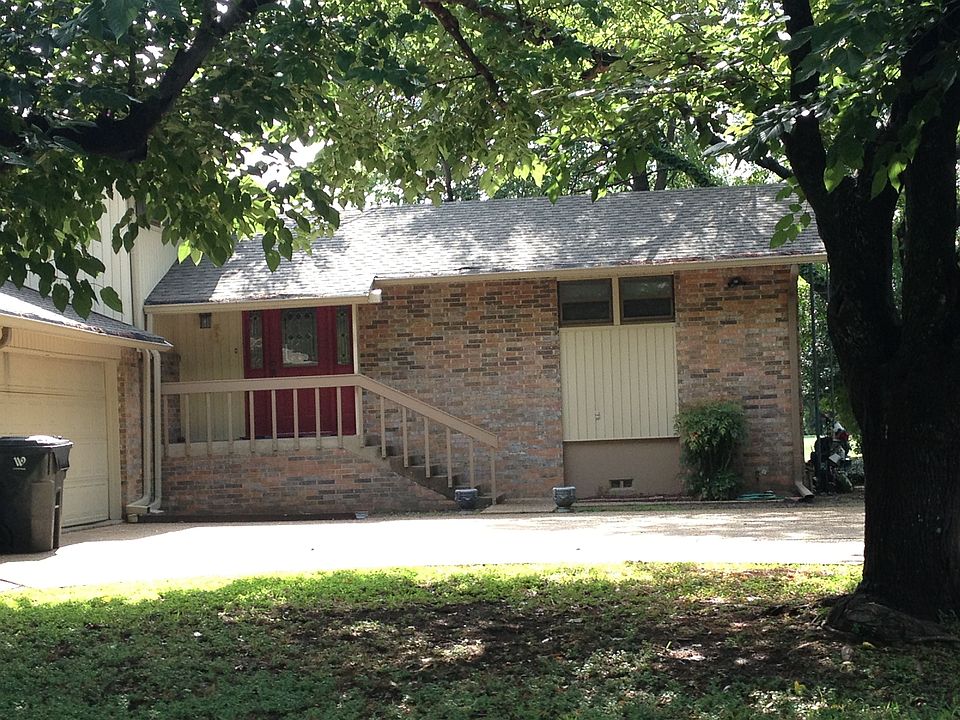 Front with circle drive