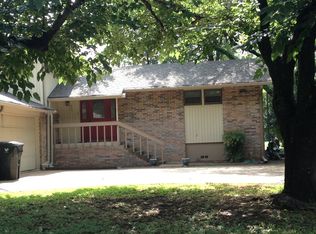 9404 Village Lake Dr, Waco, TX 76708