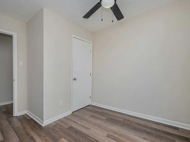 3030 Cleinview Ave #4 — Photo 15