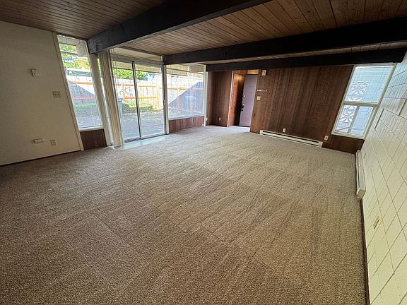 5th image of 945 NW Grant Ave #945