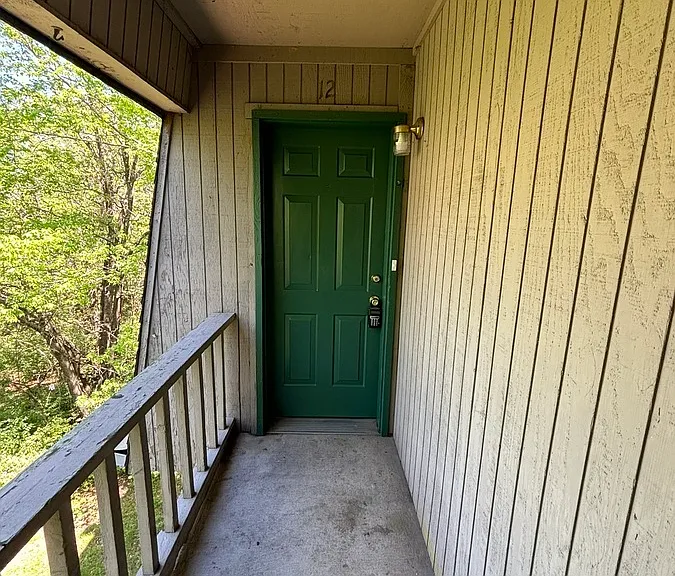 1390 W Wedington Dr #12 — Photo 2