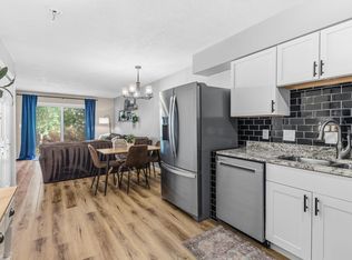 828 Woodgate Dr #105, Vadnais Heights, MN 55127