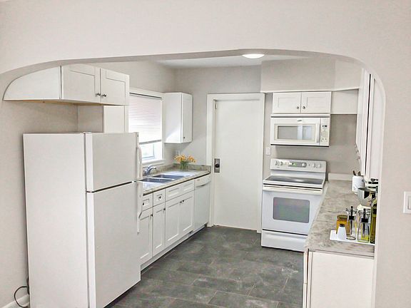 3rd image of 509 6th Ave N #2