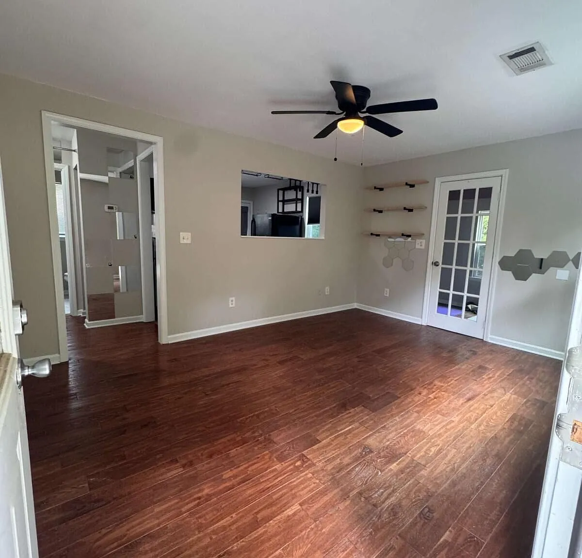 3 bed, 1.0 bath, $1,950 — Photo 4
