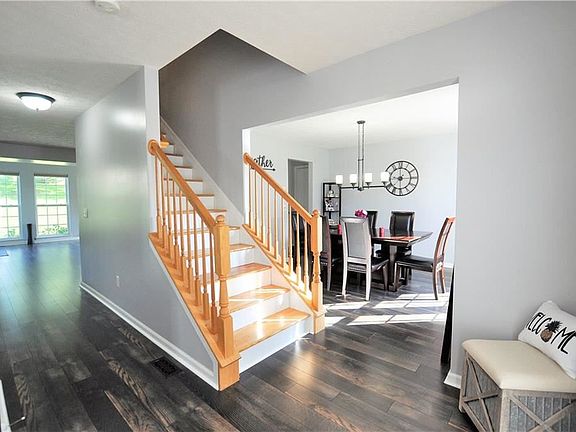 4th image of 5904 Raymond Ave