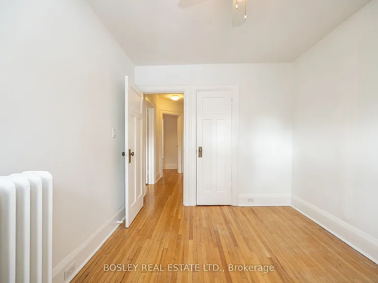 88 Manor Rd E — Photo 30