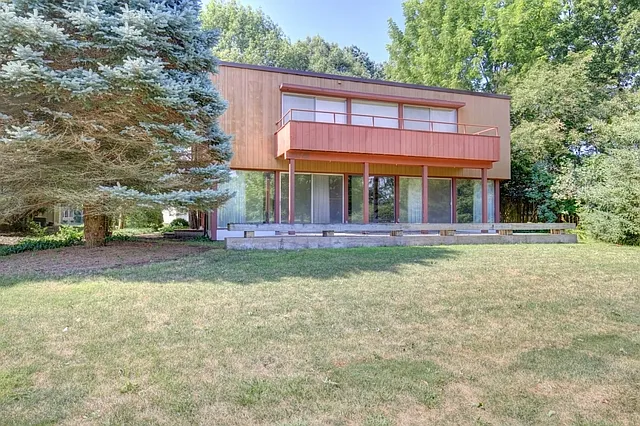 3012 Valley Brook Dr photo 1