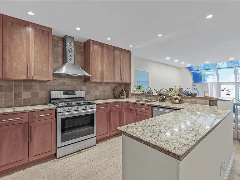 107 W 89th St #GB — Photo 13