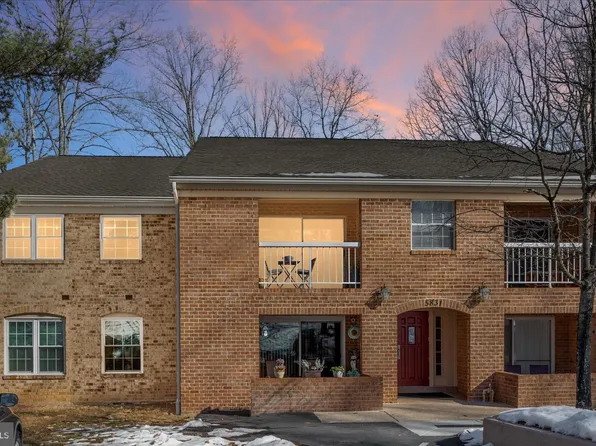 5831 Cove Landing Rd APT 301, Burke, VA 22015