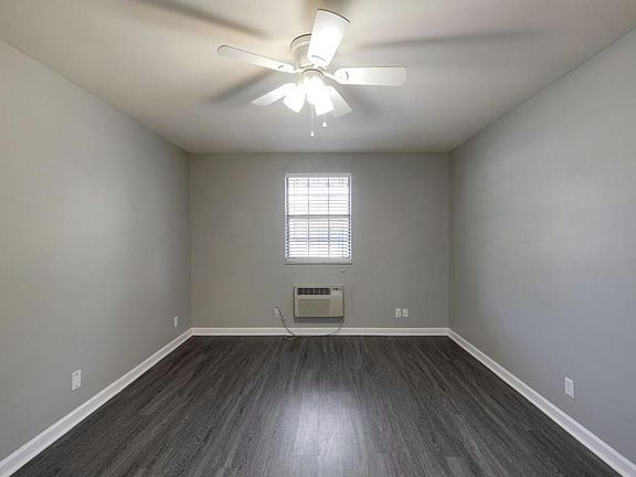 5th image of 120 Walnut St APT 17