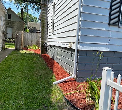 3rd image of 1127 Lincoln Ave NW
