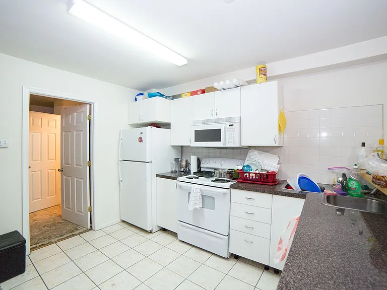Newly Renovated Temple Apartment — Photo 3