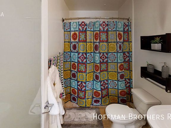 5th image of 905 S Broadway #204A