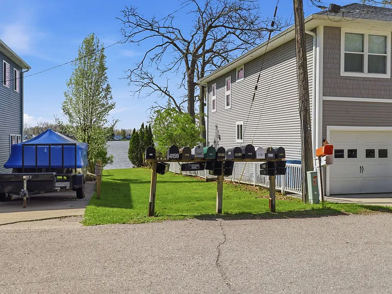 4168 Minnetonka Dr — Photo 34