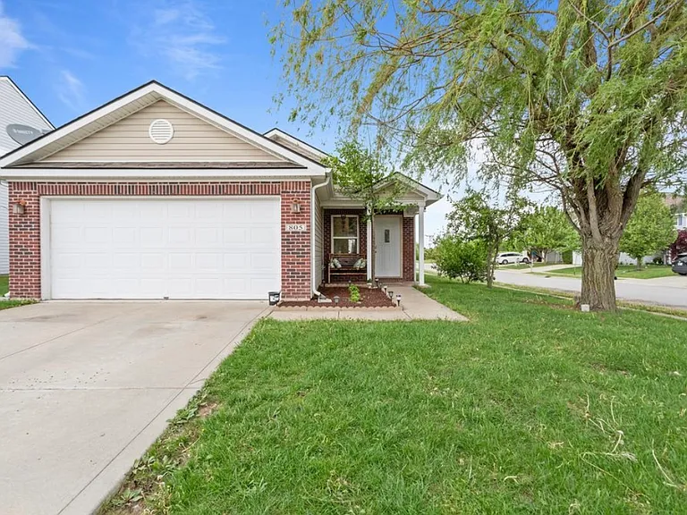 805 Sunvista Dr — Photo 1