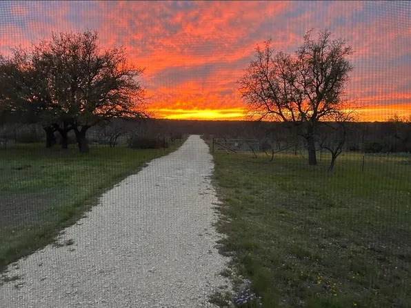 375 Hillside Dr, Fort Mc Kavett, TX 76841