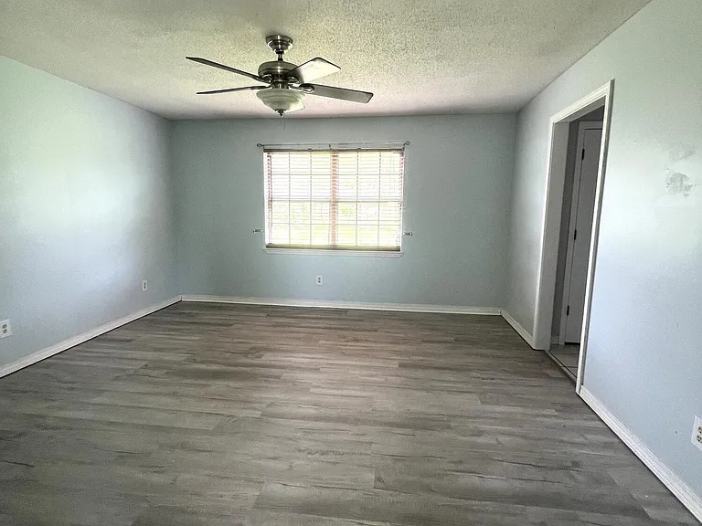 608 Kimberly Dr — Photo 4