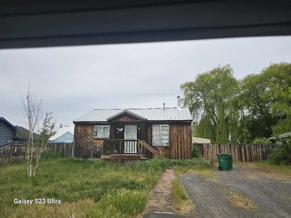 3713 Altamont Dr, Klamath Falls, OR 97603