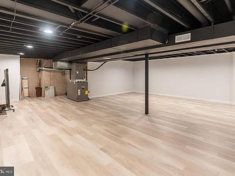 56 W Windrose Dr — Photo 38