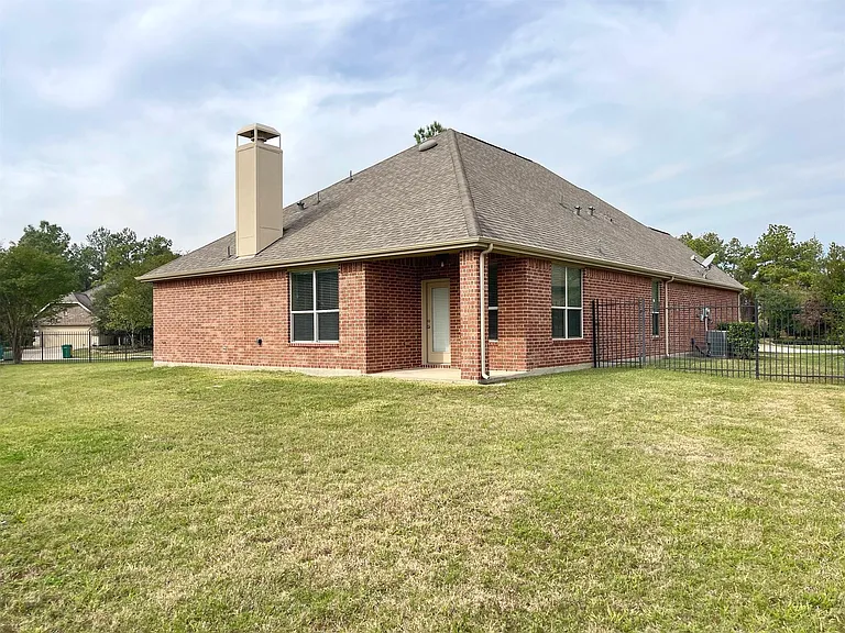 26100 Brickhill Dr — Photo 24