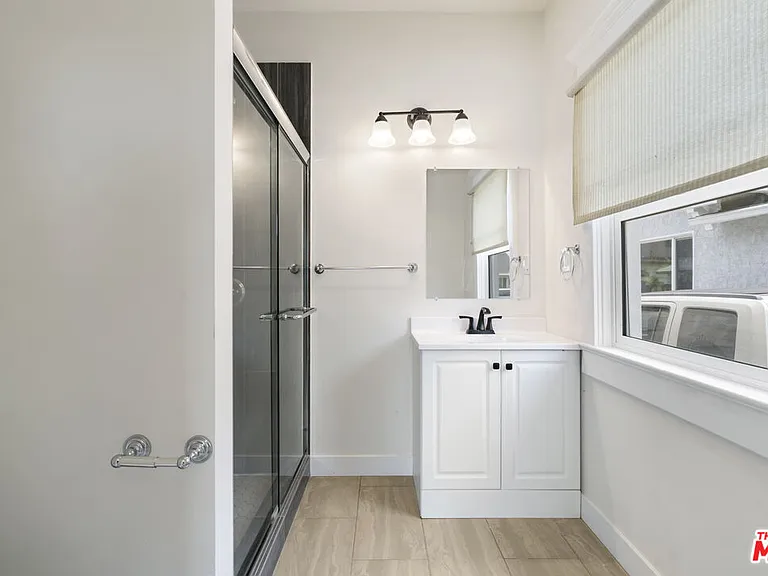 1828 W 41st Pl — Photo 18
