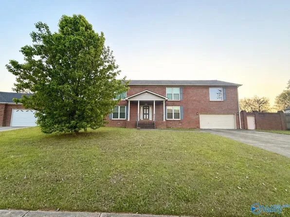 9608 Waldrop Dr SE, Huntsville, AL 35803