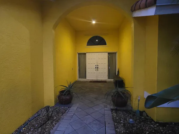 4977 NW 97th Drive, Coral Springs, FL 33076