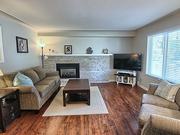 5th image of 8429 Bellarine Dr