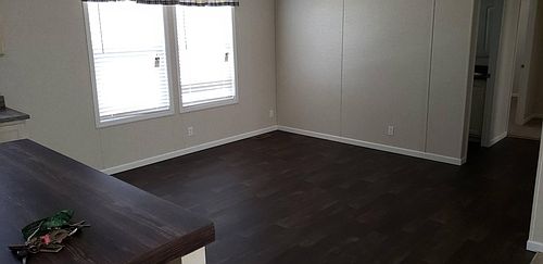 4th image of 785 Harvest Ln
