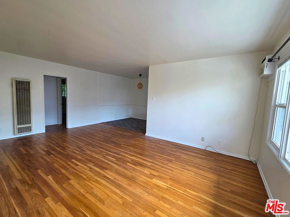 1st image of 7621 Hampton Ave #103