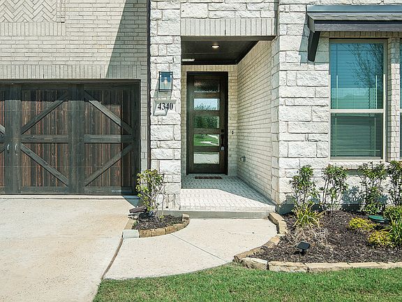 2nd image of 4340 Lavina Ln