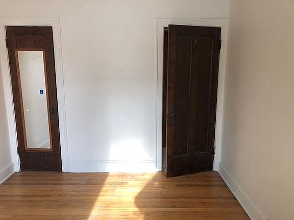 5th image of 5450 W Barry Ave #1