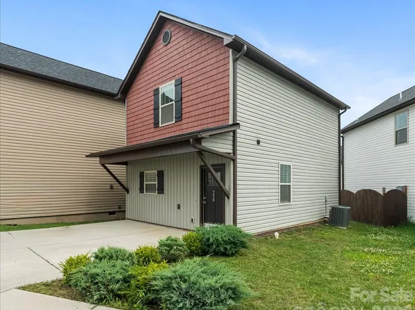 226 Cardwell Ln, Fletcher, NC 28732
