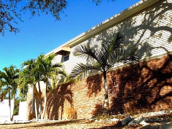 2nd image of 6537 Sabal Dr