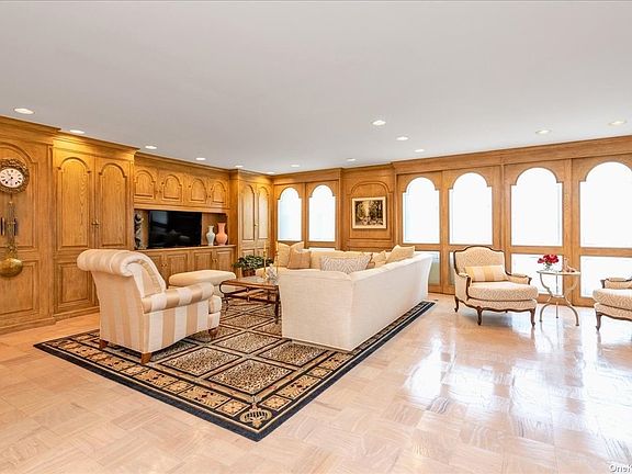 3rd image of 1534 Broadway