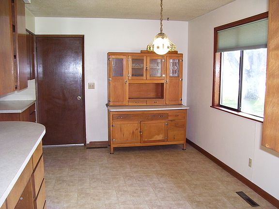 3rd image of 620 N 11th Ave