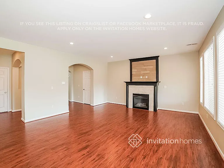 8114 164th St E — Photo 3
