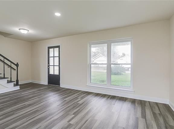5th image of 3729 Ashton Dr
