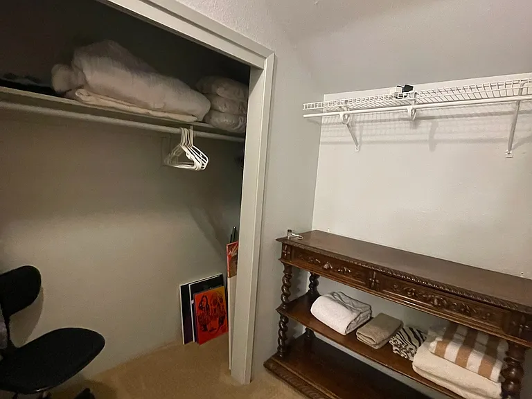 220 Pinewood Ln #B4 — Photo 9