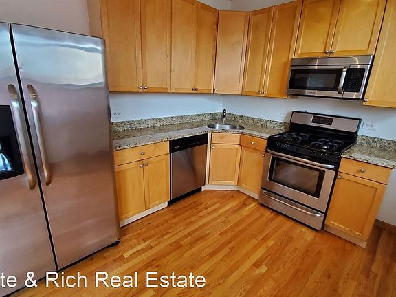 4th image of 39 N Paulina St